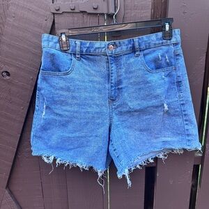 No Boundaries Distressed with Frayed Hem Blue Jean Shorts